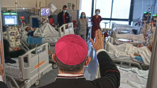 Il Vescovo Giurdanella visita gli ammalati e celebra la santa messa negli ospedali della Diocesi 