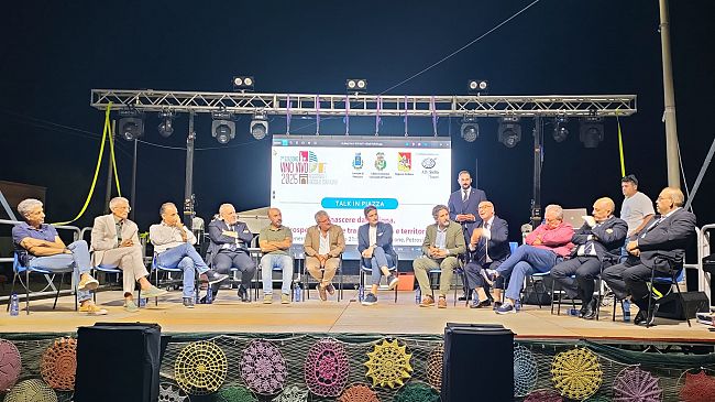 La rinascita a partire dalla vigna… Se n’è parlato nel corso di un talk nella II edizione di “Vino Vivo” a Petrosino   