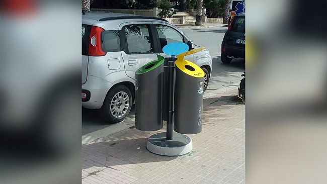 Mazara, Iniziata la collocazione dei nuovi cestini per la raccolta differenziata