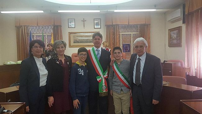 Il 12enne Vincenzo Barruzza è il nuovo baby sindaco di Campobello