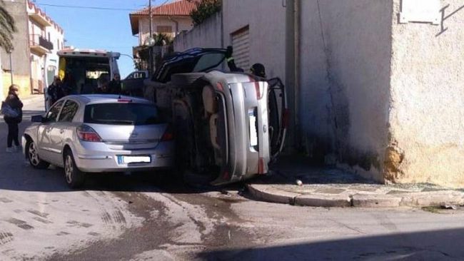 Grave incidente all’incrocio fra via Don Mazzolari e Val Demone