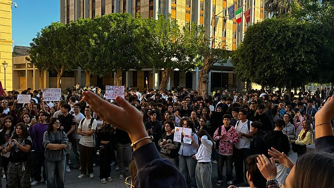 ​Trapani, deflagrazioni nel centro storico durante sciopero studentesco