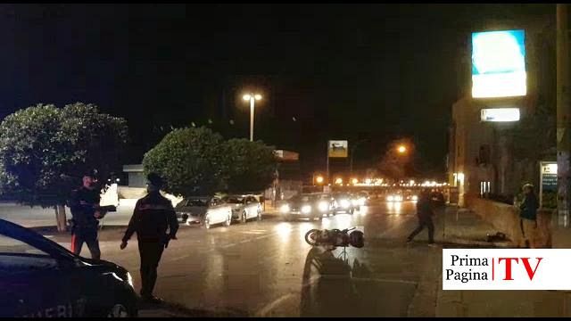 VIDEO – Lungomare S.Vito, incidente fra auto e scooter. Ferito un ragazzo