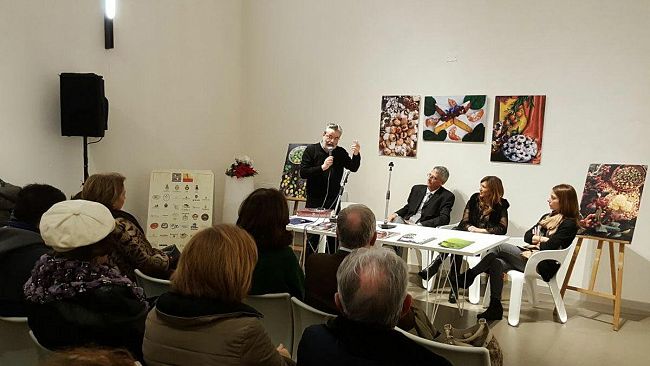 video-al-civic-center-di-mazara-del-vallo-il-sapore-del-rito-nei-dolci-della-tradizione-siciliana-le-interviste