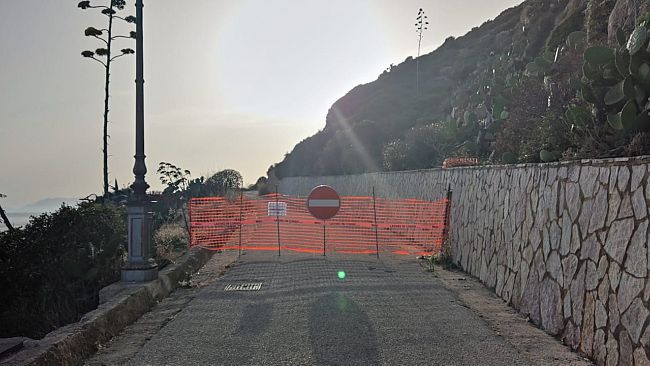 Strada dei Faraglioni di Levanzo chiusa