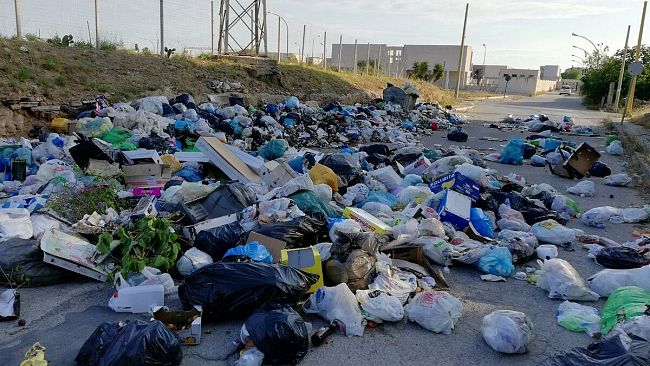 La Regione autorizza il conferimento a Bellolampo per 1200 tonnellate. Presto fuori dall’emergenza rifiuti a Castelvetrano