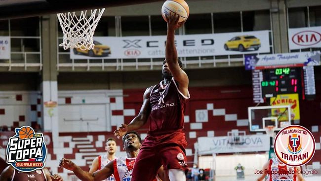 Supercoppa, la Pallacanestro Trapani batte Cento 71-64 e fa vedere importanti progressi