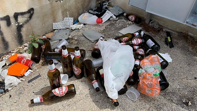 Trapani, cittadini indisciplinati scambiano Piazzale Ilio per una discarica