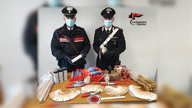 Mazara 2, detenzione illegale di fuochi d’artificio: denunciato pregiudicato in possesso di 40mila euro
