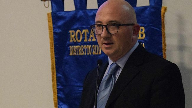 Lo scrittore Fabrizio Fonte presenta il suo ultimo saggio “Irredimibile Sicilia?”