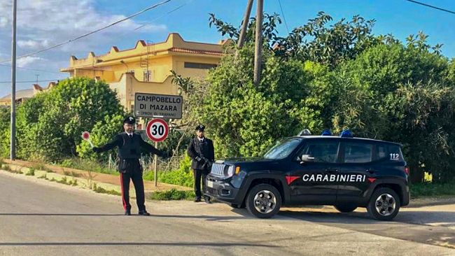  Violenza su 18enne: padre vittima, 