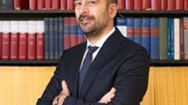 al-liceo-delle-scienze-umane-dibattito-con-lavvocato-e-professore-di-diritto-ed-economialeonardo-di-franco