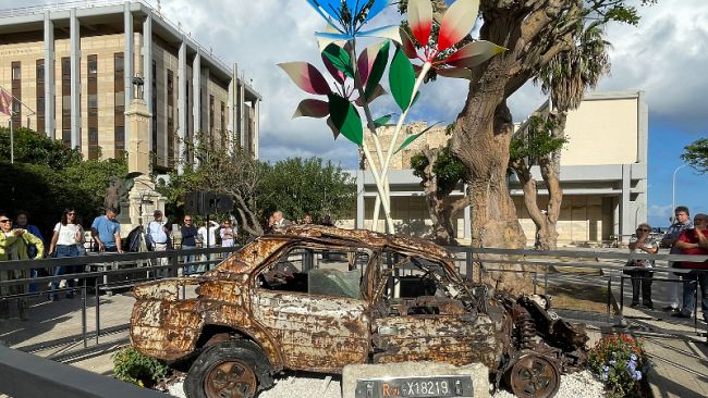 L’auto del giudice Carlo Palermo, scampato all'attentato di Pizzolungo, diventa monumento alla memoria