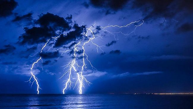 Scuole chiuse domani alle Egadi per allerta meteo