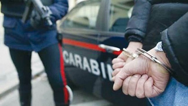 Trapani, aggredito un direttore di banca