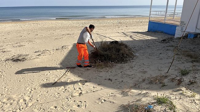 Castellammare. Completata la pulizia delle spiagge e delle ville comunali