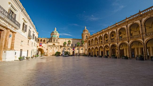 Mazara, regolamentazione viabilità per lavori all'impianto di illuminazione della Cattedrale