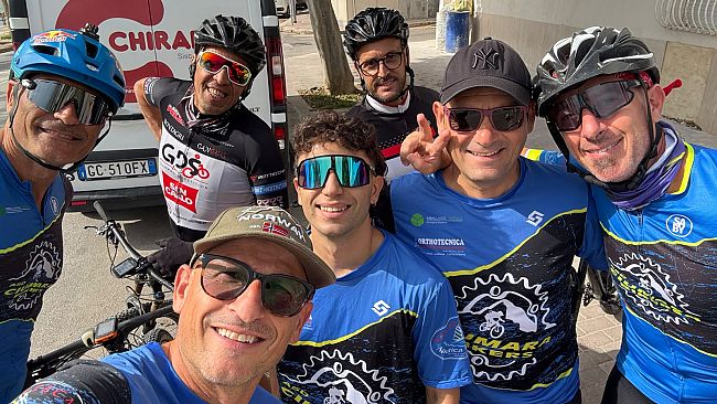 Dalla vetta dell’Etna al mare di Aci Trezza: l’impresa della Ciumara Bikers di Mazara alla Zero Tremila