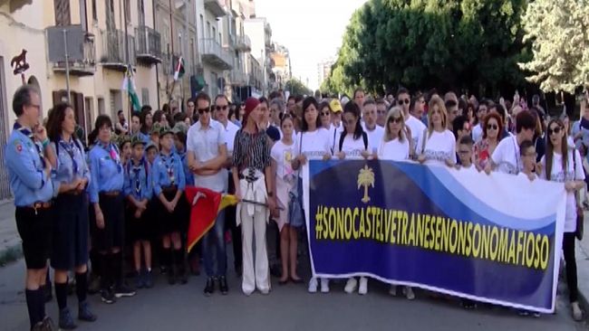 Speciale #sonocastelvetranesenonsonomafioso