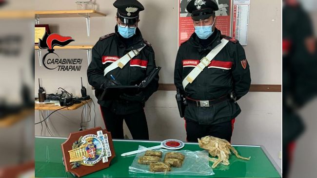 Triscina, nuovo ritrovamento di hashish sul bagnasciuga