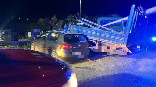 Scontro auto-camion sulla strada statale 113, madre e figlio in codice rosso