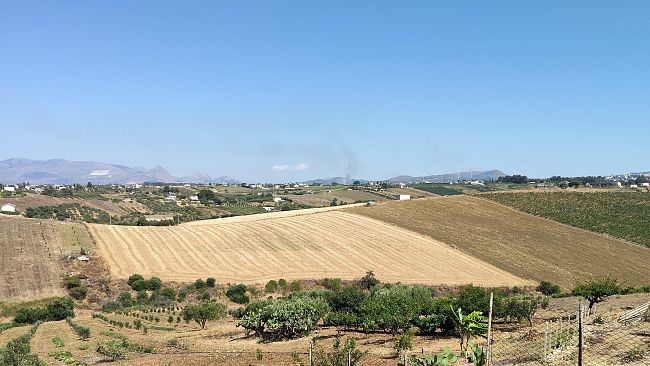 Ore di incendi nel Trapanese e Palermitano. Canadair in azione tra Alcamo e Partinico