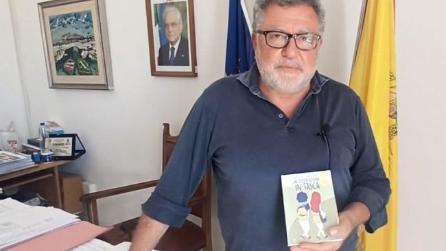 Favignana, il Comune dona libri agli studenti