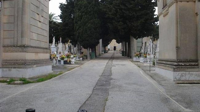 Nuovi orari di apertura per il cimitero comunale