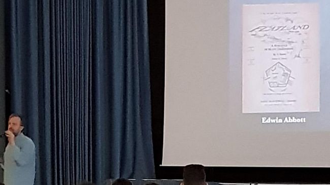 Un viaggio matematico tra iperpoliedri, geometria analitica, computer graphics al liceo scientifico Michele Cipolla