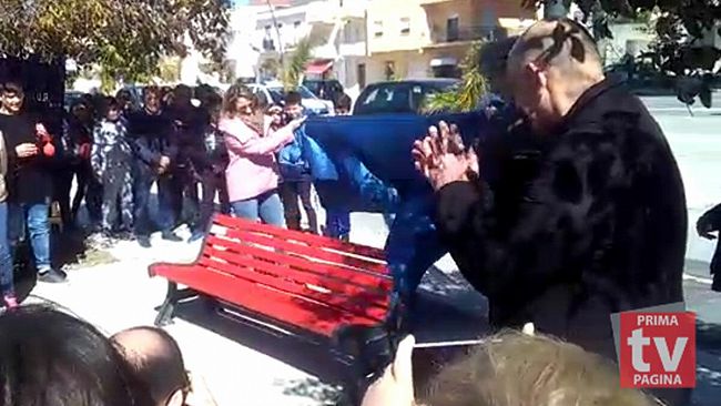 VIDEO –  Inaugurata dal Lions Club Salemi – Valle del Belice la prima panchina rossa a Santa Ninfa