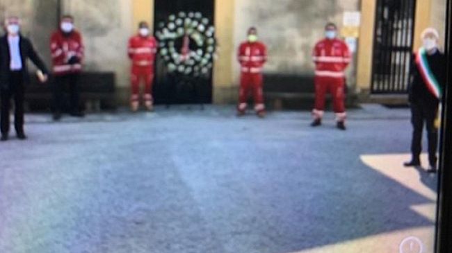 Mercoledì in diretta su PrimapaginaCastelvetrano la celebrazione che Don Undari officerà al cimitero per i nostri cari defunti. Sarà presente anche il Sindaco Alfano