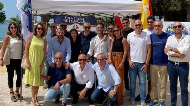 Mazara, FdI, ieri in piazza Mokarta, gazebo 