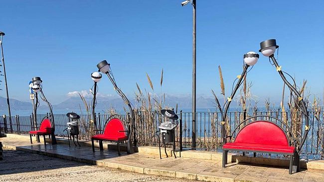 Trappeto, arrivano nuovi arredi urbani
