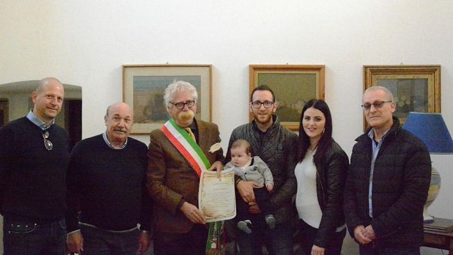 mazara-pergamena-augurale-a-giacomo-giametta-primo-nato-del-nuovo-ospedale-abele-ajello