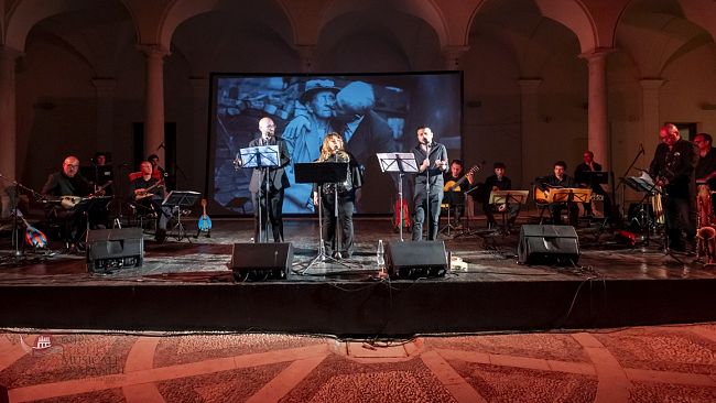 La tradizione musicale napoletana conquista Trapani con l'orchestra 