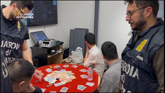 Smantellata dalla GdF di palermo una  bisca clandestina