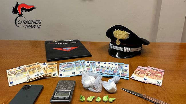 Carabinieri di Favignana Arrestano Marsalese per Spaccio di Cocaine