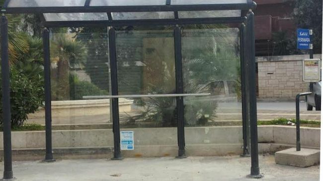 Mazara, la pensilina alla fermata bus Mazara-Palermo è piccola, La Grutta interviene in Consiglio