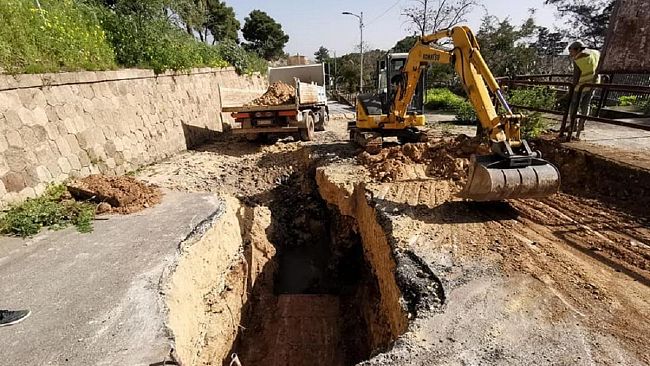 Partiti i lavori di ripristino della via Chinnici, che era chiusa da oltre due mesi a causa di un cedimento del manto stradale