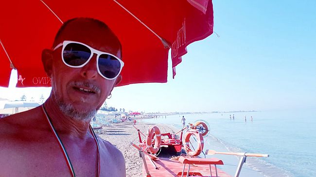Il bagnino mazarese Giancarlo Di Simone protagonista di un salvataggio nella costa marsalese
