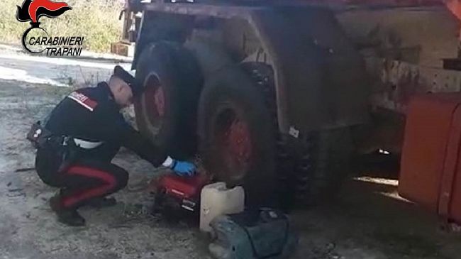 Custonaci, «Raccogliamo lumache» ma erano in possesso di fiamma ossidrica e flex