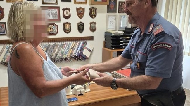 ​Castelvetrano, trova portafoglio con soldi e documenti e lo porta ai carabinieri
