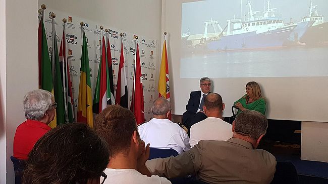 Incontro fra l’On. Eleonora Lo Curto e gli operatori della filiera ittica. Impegno anche per l’escavazione del porto.