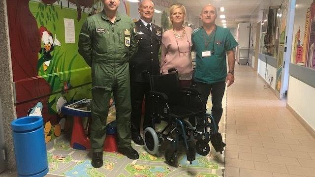 Il 37° Stormo di Birgi dona una carrozzina per disabili