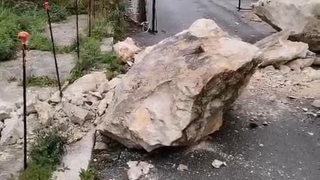 Distacco del masso a Castellammare del Golfo: il comune rassicura sulla sicurezza del porto