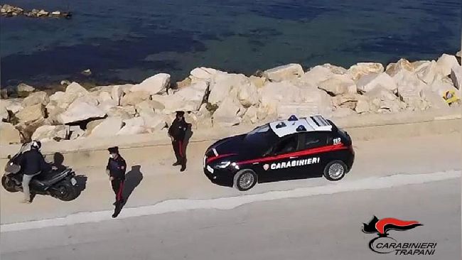 Ruba carburante da mezzi da lavoro. Arrestato dai carabinieri