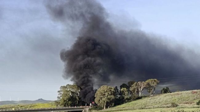 A29, autocisterna in fiamme nei pressi di Fulgatore: traffico bloccato e tre chilometri di coda