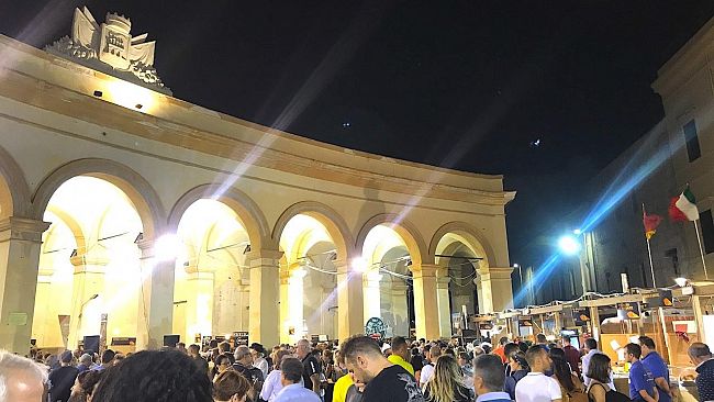 Cala il sipario su “Stragusto”, i sapori del cibo da Strada illuminano il centro storico di Trapani