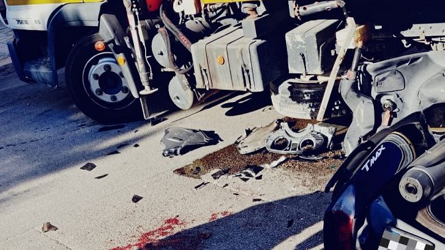 ​Trapani, scontro scooter-furgone: 21enne in codice rosso