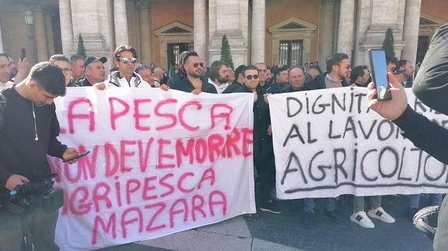 Pesca,  delegazione di Agripesca Mazara alla grande manifestazione di Roma